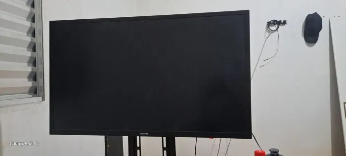 Estou vendendo tv 23 polegadas 400 reais