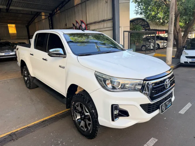 Toyota Hilux CD SRX 4X4 2.8 TDI 16V Diesel Aut. 2019