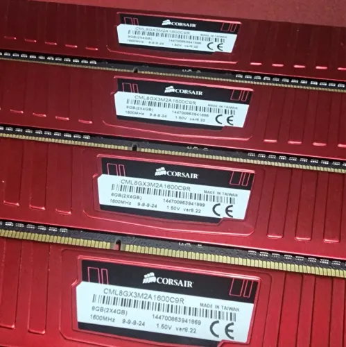 Kit mémorias 16gb 4x4gb DDR3 1600 Corsair Vengeance LP