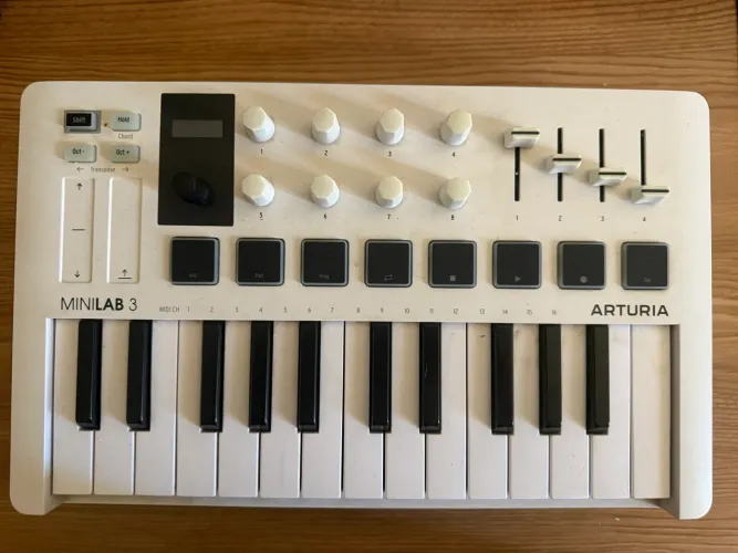 Arturia MiniLab 3