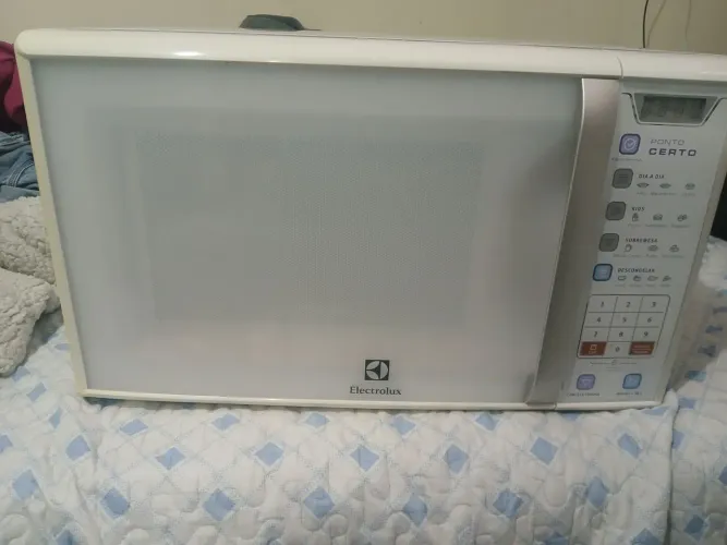micro-ondas electrolux blue touch mb41g branco - 31 l
