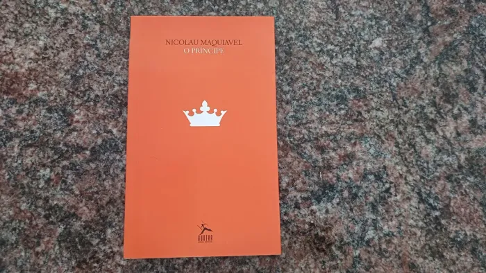 Livro "O Principe" - Capa comum - Usado