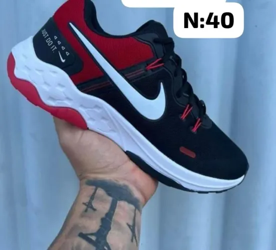 Tênis esportivo 