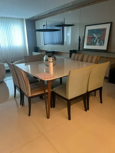 8 cadeiras lindas e confortáveis