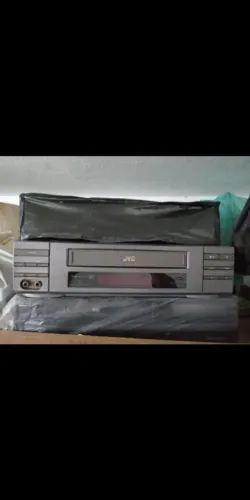 Videos. K 7 -  SHARP  E  JVC