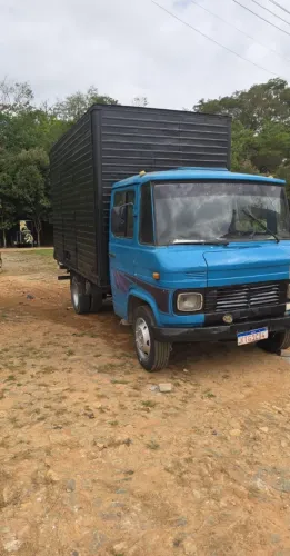 608D caminhao bau Direção hidráulica freio misto 