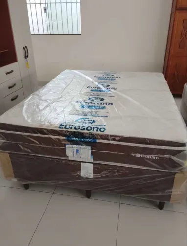 Cama box com molas (nova)