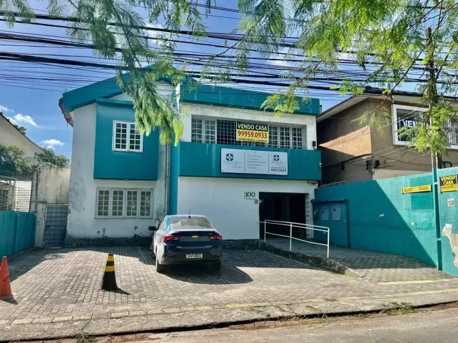 CASA COMERCIAL NO POLO MÉDICO DO DERBY LOCALIZAÇÃO ESTRATÉGICA