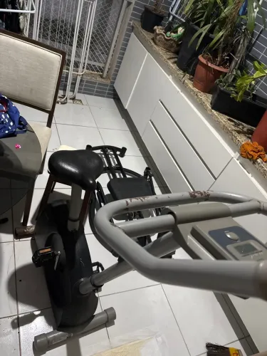 Bicicleta aparelho de exercício físico