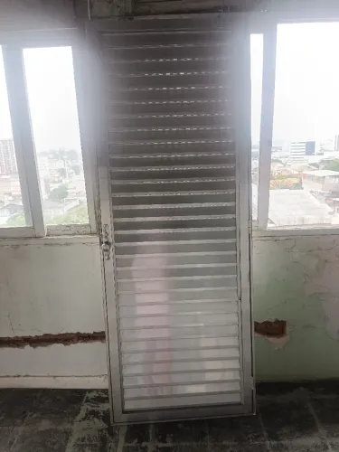 Porta de alumínio 80x210