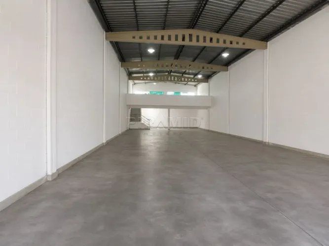 Galpão comercial com 333M², no Bairro Zona Norte de Ribeirão Preto/SP.