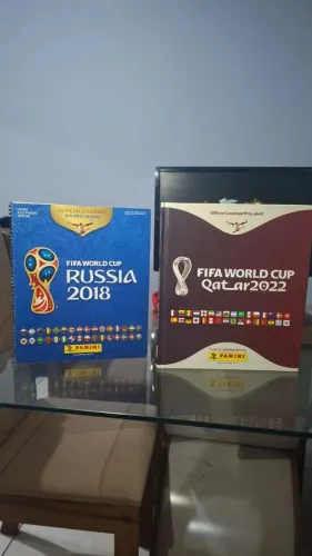 ÁLBUNS DE FIGURINHA COMPLETO 2018 E 2022