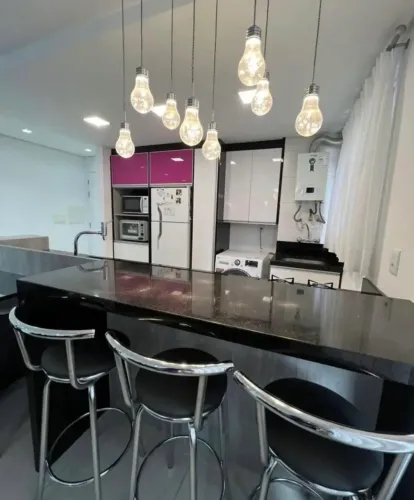 Apartamento para aluguel possui 51 metros quadrados com 1 quarto