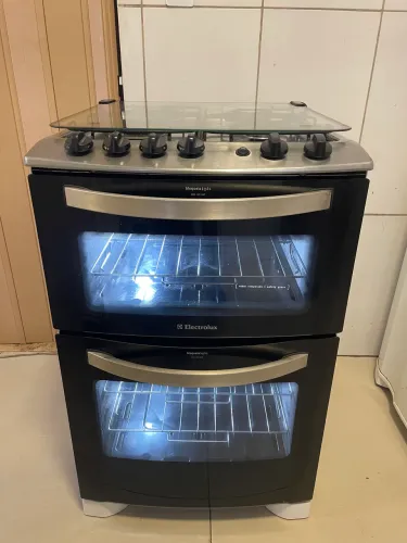 Fogão INOX ELECTROLUX 2 FORNOS 4 BOCAS! AUTOMÁTICO E LUZ NO FORNO! Bem conservado
