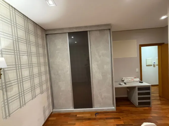 Vendo guarda roupa de MDF valor 600,00 