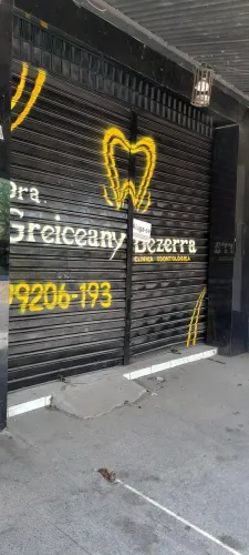 Alugo ponto comercial na 08 de maio