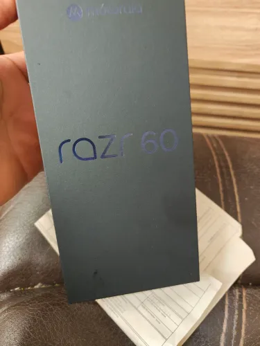 Celular Motorola RAZR 60 Novo