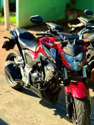 Cb300F com 7 Mil KM
