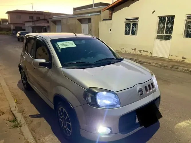 Fiat Uno Sporting 1.4 EVO Fire Flex 8V 4P 2014