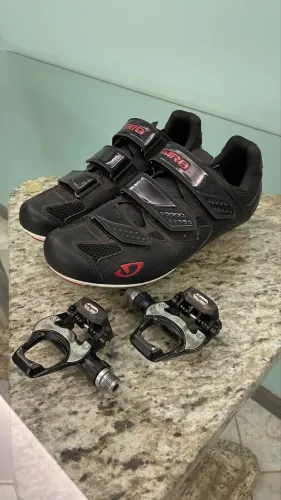 Sapatilha e pedal