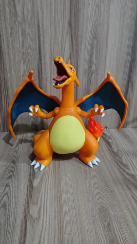 Action Figure Charizard Gigantic Series (X-Plus) - Impecável