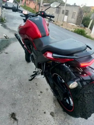 Vende-se uma moto FZ 15 em dias quitado