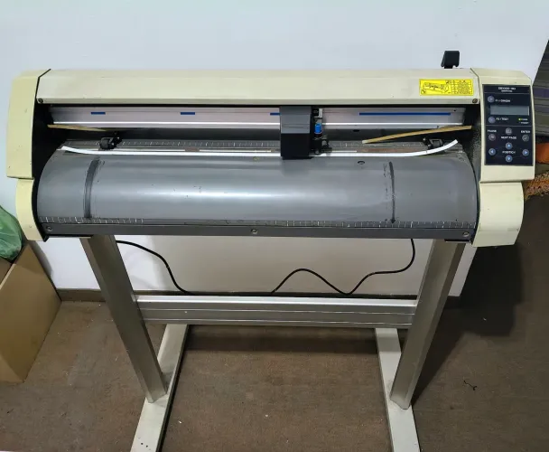 Plotter de recorte Graphtec CE1000-60 (para retirada de peças ou revisão)