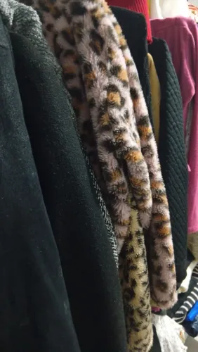 Roupas semi novas 
