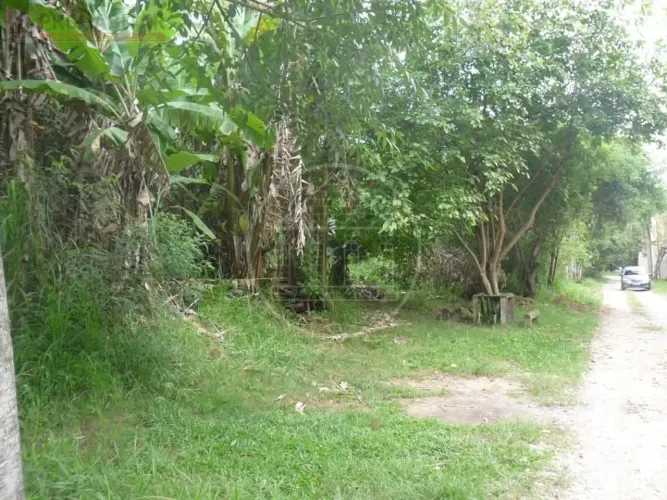Terreno à venda no Parque do Terceiro Lago