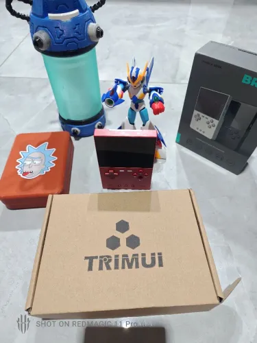 Trimui BRICK Red Completo na caixa + Cases Ayn Retroid Anbernic Thor Desapego opo