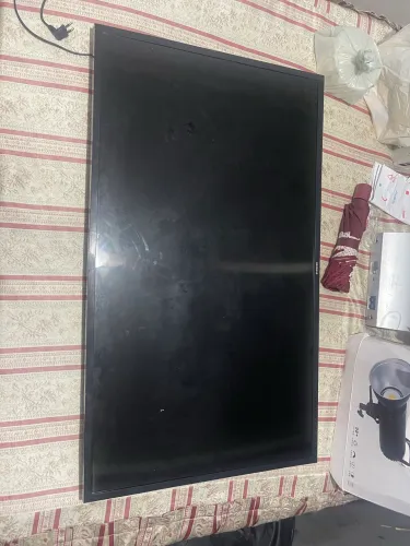 Televisão samsung 32 polegadas com display quebrado