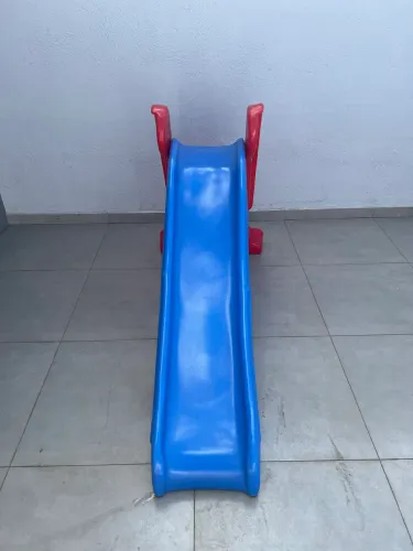 Escorregador infantil