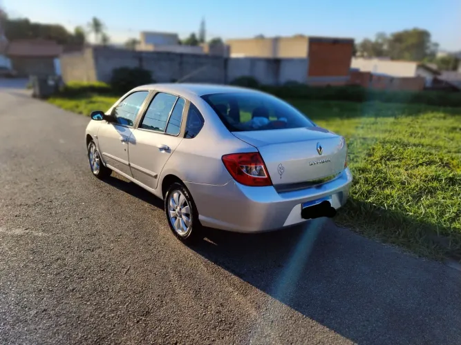Renault Symbol Privilège Hi-flex 1.6 16V 4P 2010