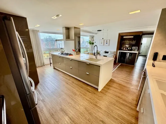 Apto SUPER AMPLO com 3 Quartos e 1 Suíte e 134m² - Campinas