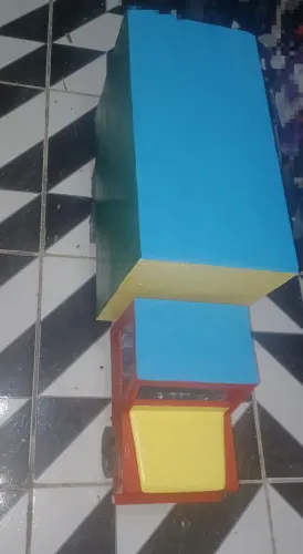 Carrinho medindo comprimento 80x38 altura, de madeira 