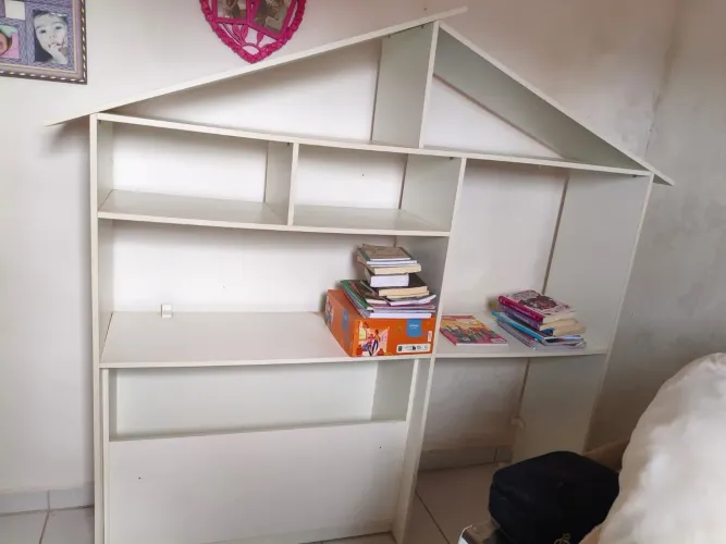 Móvel formato de casa para cama