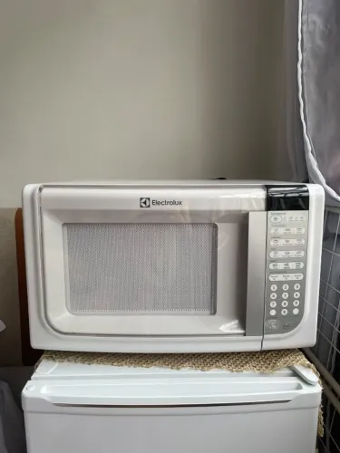micro-ondas mef41 31 litros branco - electrolux