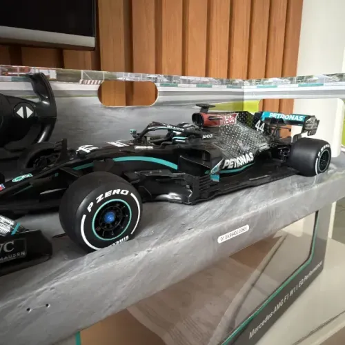 Miniatura fórmula 1 Mercedes AMG HAMILTON 44