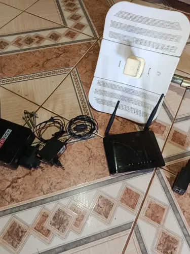 Vendo essa antena pra internet mais roteador