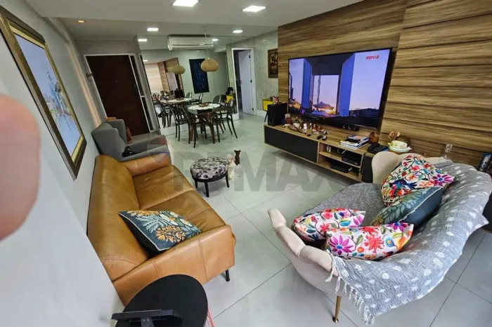 Apartamento à venda com 3 quartos no Edifício Everaldo Castro - 90 m² - Ponta Verde - Mace