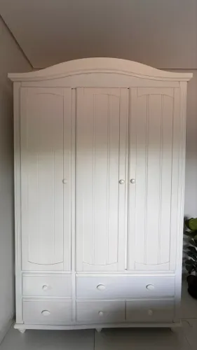 Guarda-roupa de Madeira Maciça