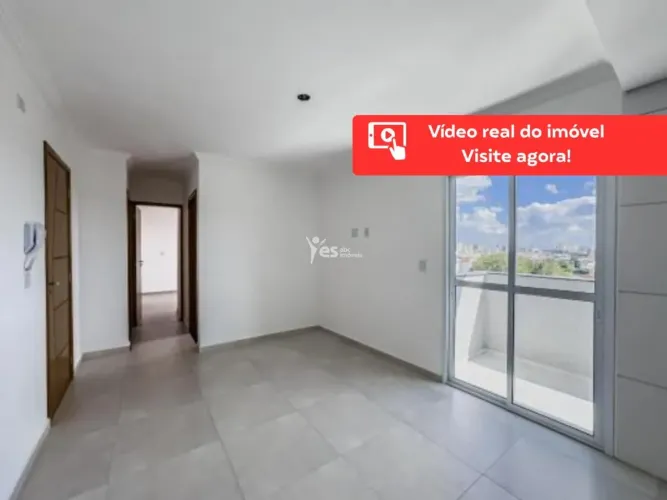 Apartamento em prédio baixo condomínio com elevador, 02 dormitórios e 01 vaga. Localizado