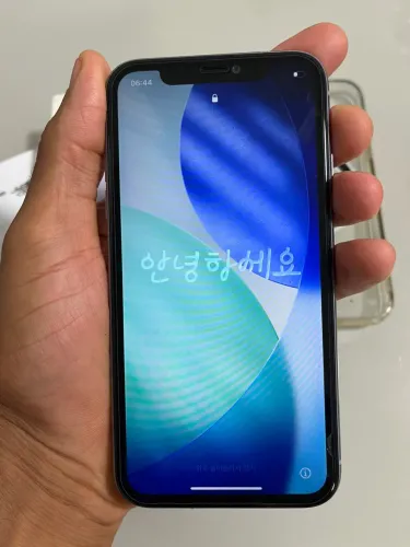 iPhone 11