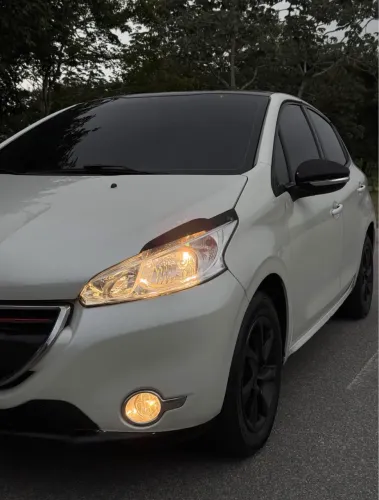 Peugeot 208 Active/active Pack 1.5 Flex 8V 5P 2014