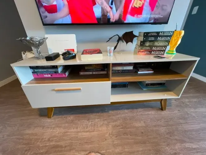 Rack Retrô para TV até 55 Polegadas 136cm Pés em Madeira Maciça Paládio Branco