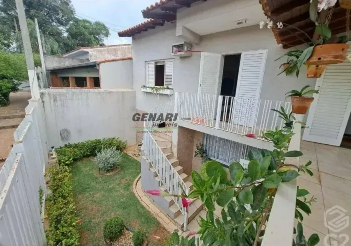 Sobrado à venda com 4 quartos e espaço gourmet na Vila Castelo Branco, Indaiatuba, SP