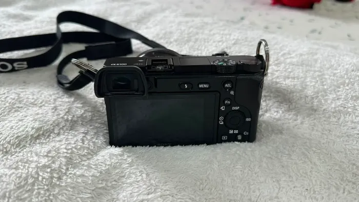 Câmera Sony A6100