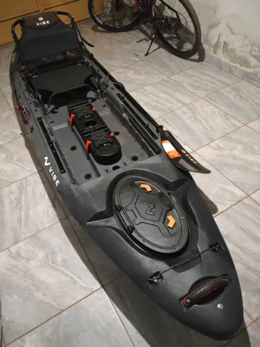 Vendo caiaque VIBE SEA GHOST 110 em ótimo estado de conservação