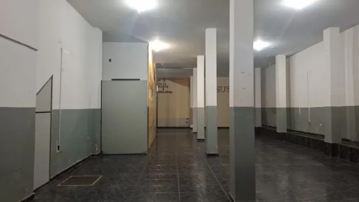 Loja espaço amplo