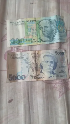 Vendo notas Cruzeiros.